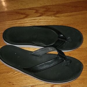Well Loved Nike Black Flip Flops